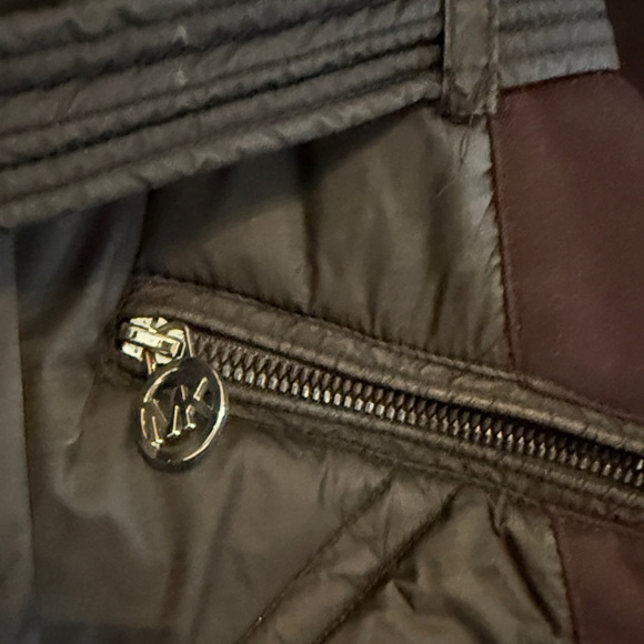 Michael Kors Women's black Puffer Jacket with Belt - Picture 3 of 12